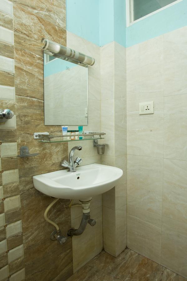 Oyo 145 Sirahali Khusbu Hotel &Lodge Kathmandu Ngoại thất bức ảnh